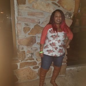 Meet your Posher, Tiffany